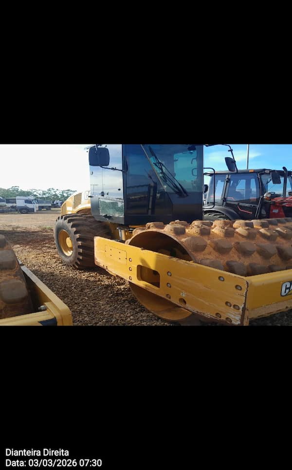 CATERPILLAR COMPACTADOR DE SOLO CSB54B
