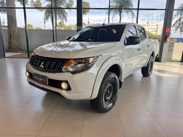 Mitsubishi L200 TRITON 2.4 16V TURBO DIESEL GL CD 4X4 MANUAL 2022/2023