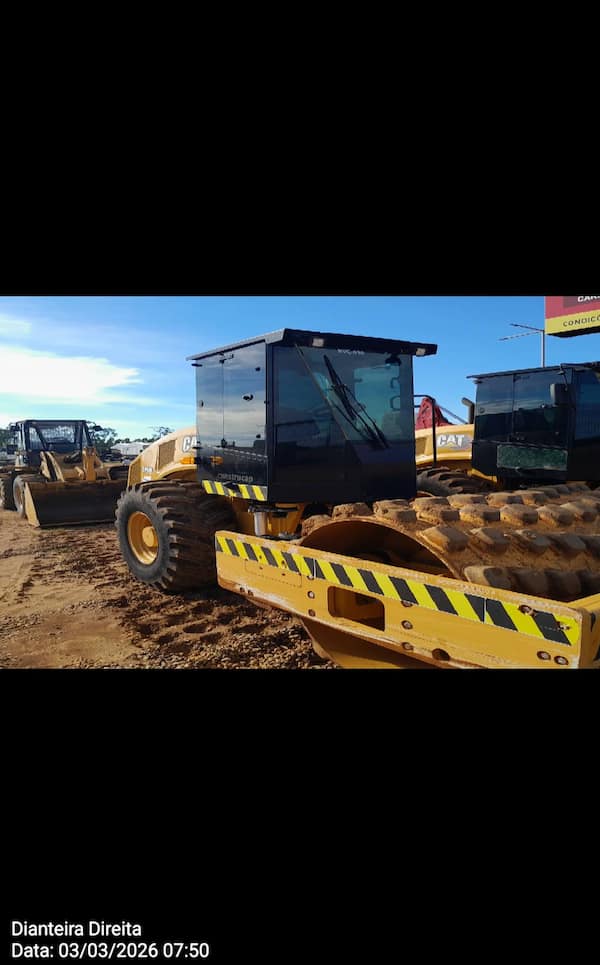 CATERPILLAR COMPACTADOR DE SOLO CSB54B