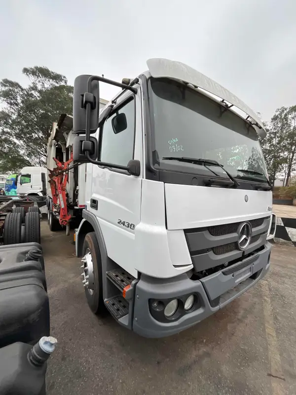 Mercedes-Benz Atego 2430 6x2 (E5)
