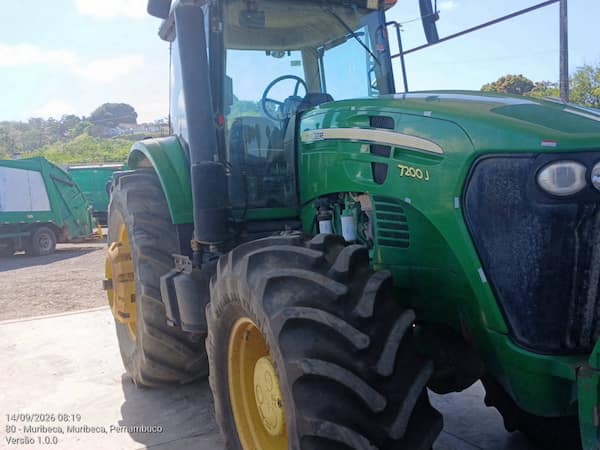 JOHN DEERE 7200J