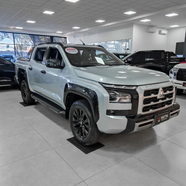 Mitsubishi TRITON 2.4 BITURBO DIESEL CD KATANA 4X4 AUTOMÁTICO 2025/2026