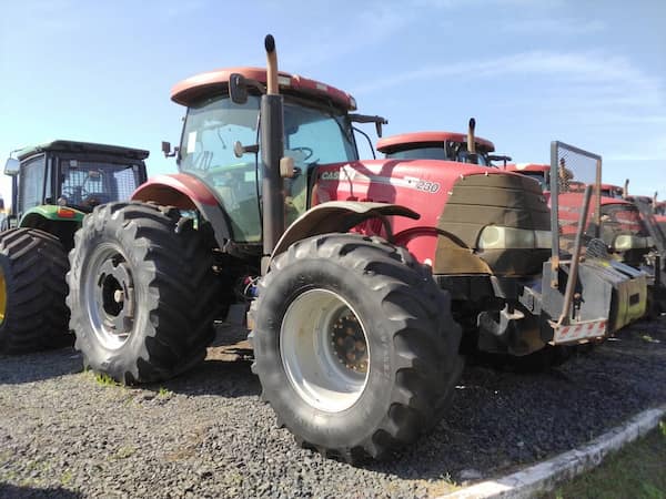 CASE Puma 230