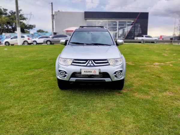 Mitsubishi PAJERO 3.2 HPE 4X4 7 LUGARES 16V TURBO INTERCOOLER DIESEL 4P AUTOMÁTICO