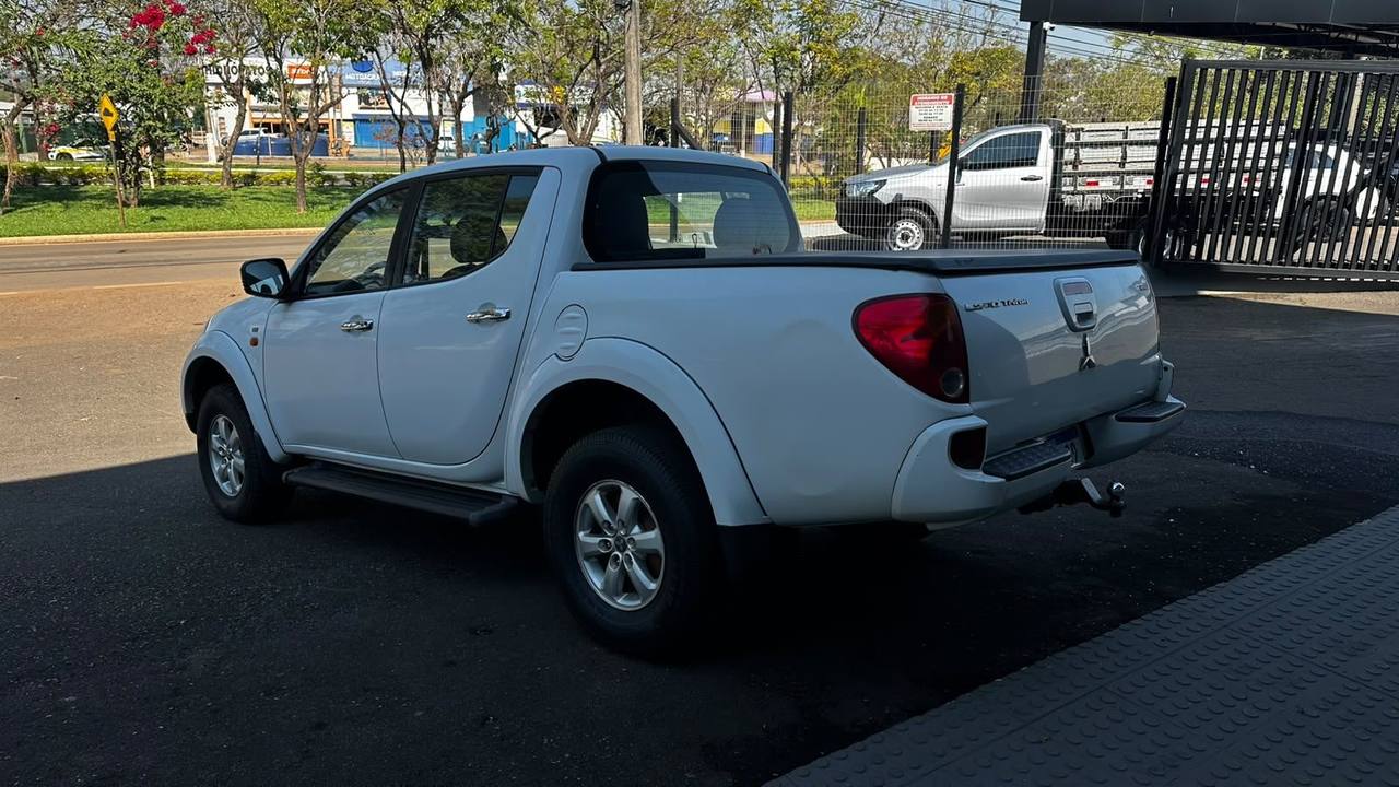 Mitsubishi L200 TRITON HPE MT