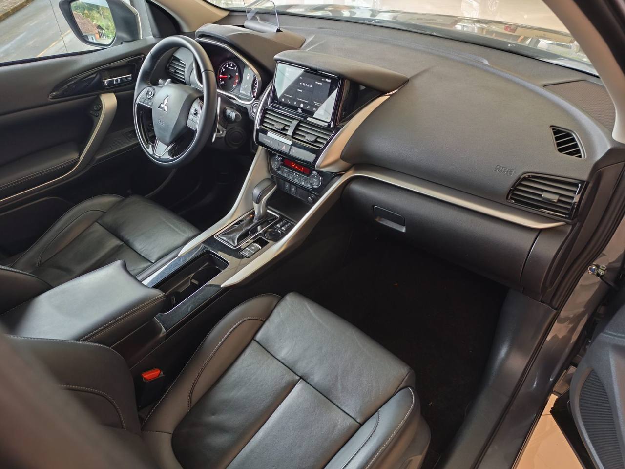 Mitsubishi ECLIPSE CROSS HPE 2025