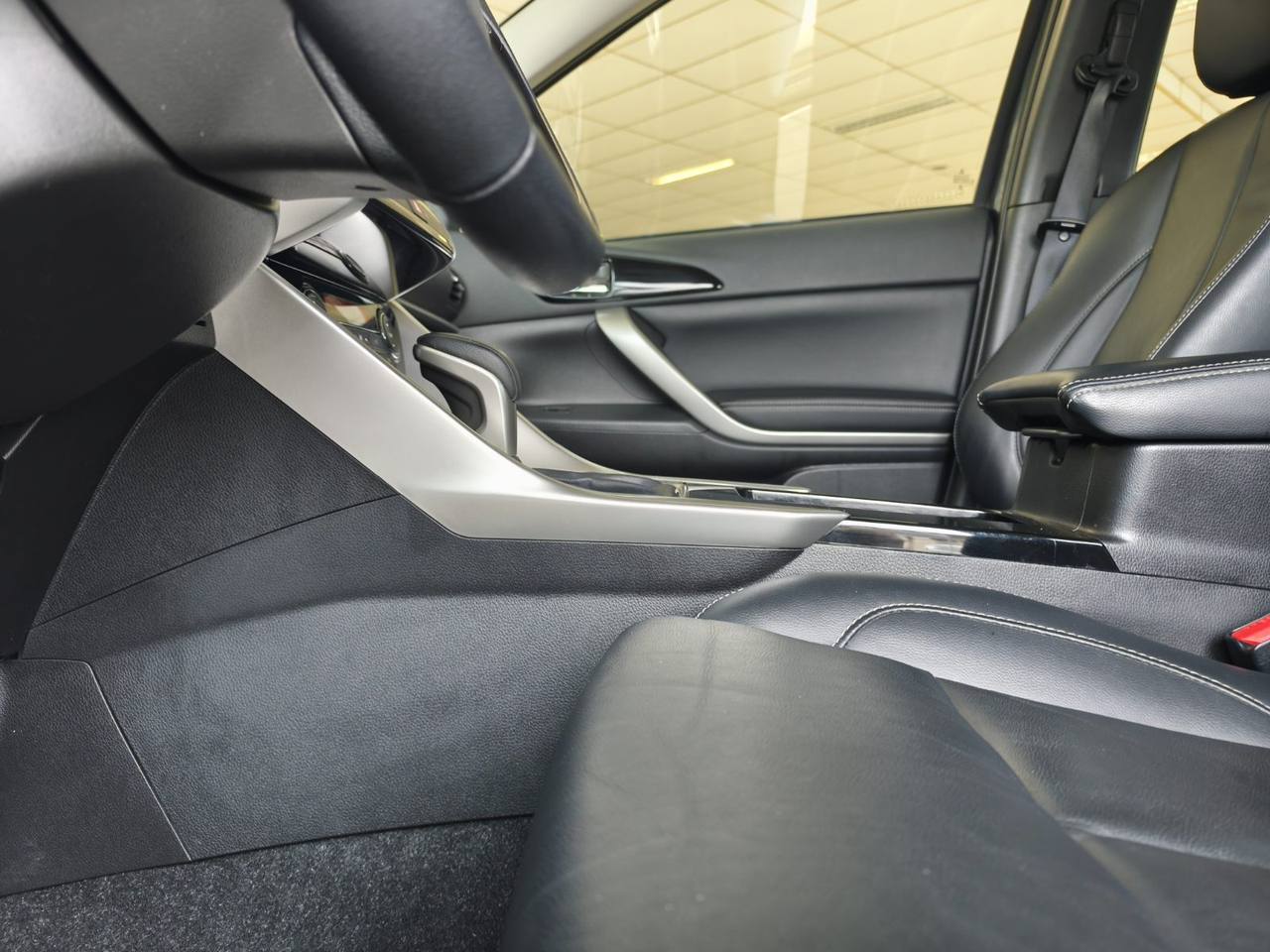 Mitsubishi ECLIPSE CROSS HPE 2025