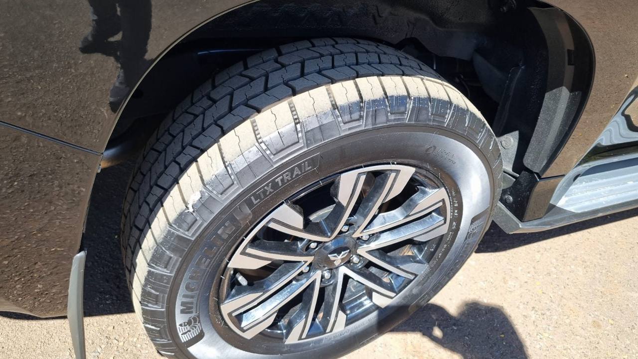 Mitsubishi PAJERO SPORT HPE