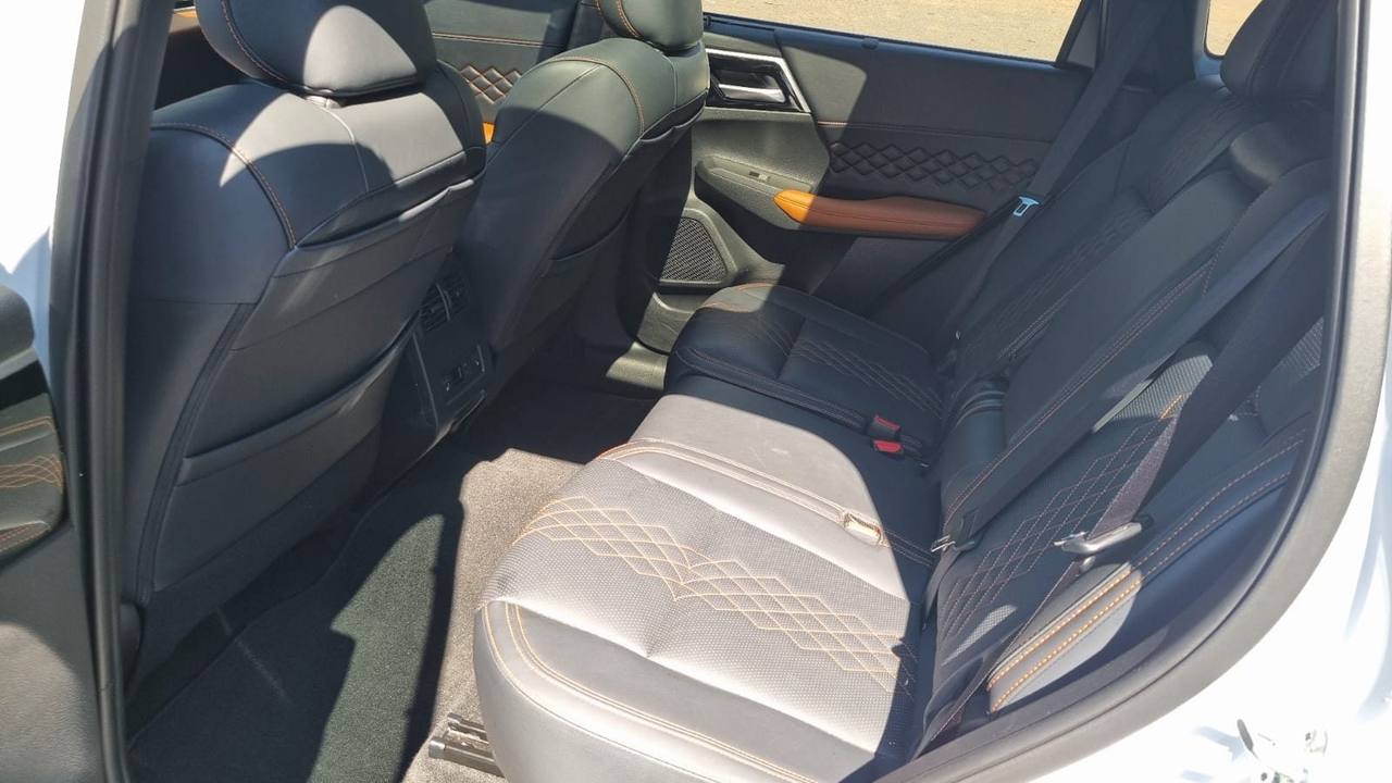 Mitsubishi OUTLANDER SIGNATURE PHEV