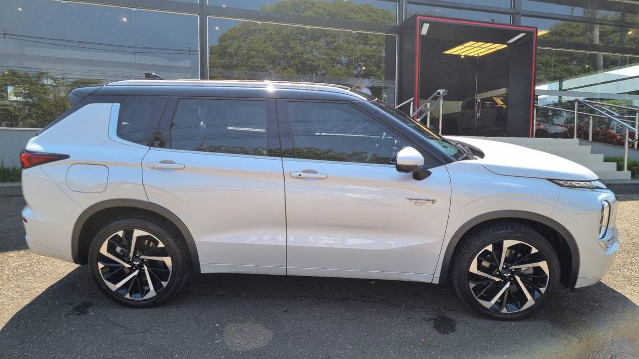 Mitsubishi OUTLANDER SIGNATURE PHEV