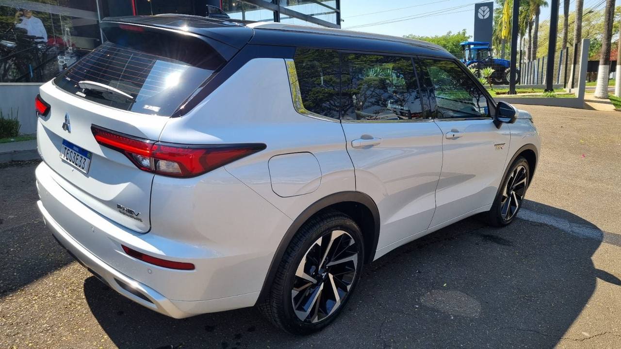 Mitsubishi OUTLANDER SIGNATURE PHEV