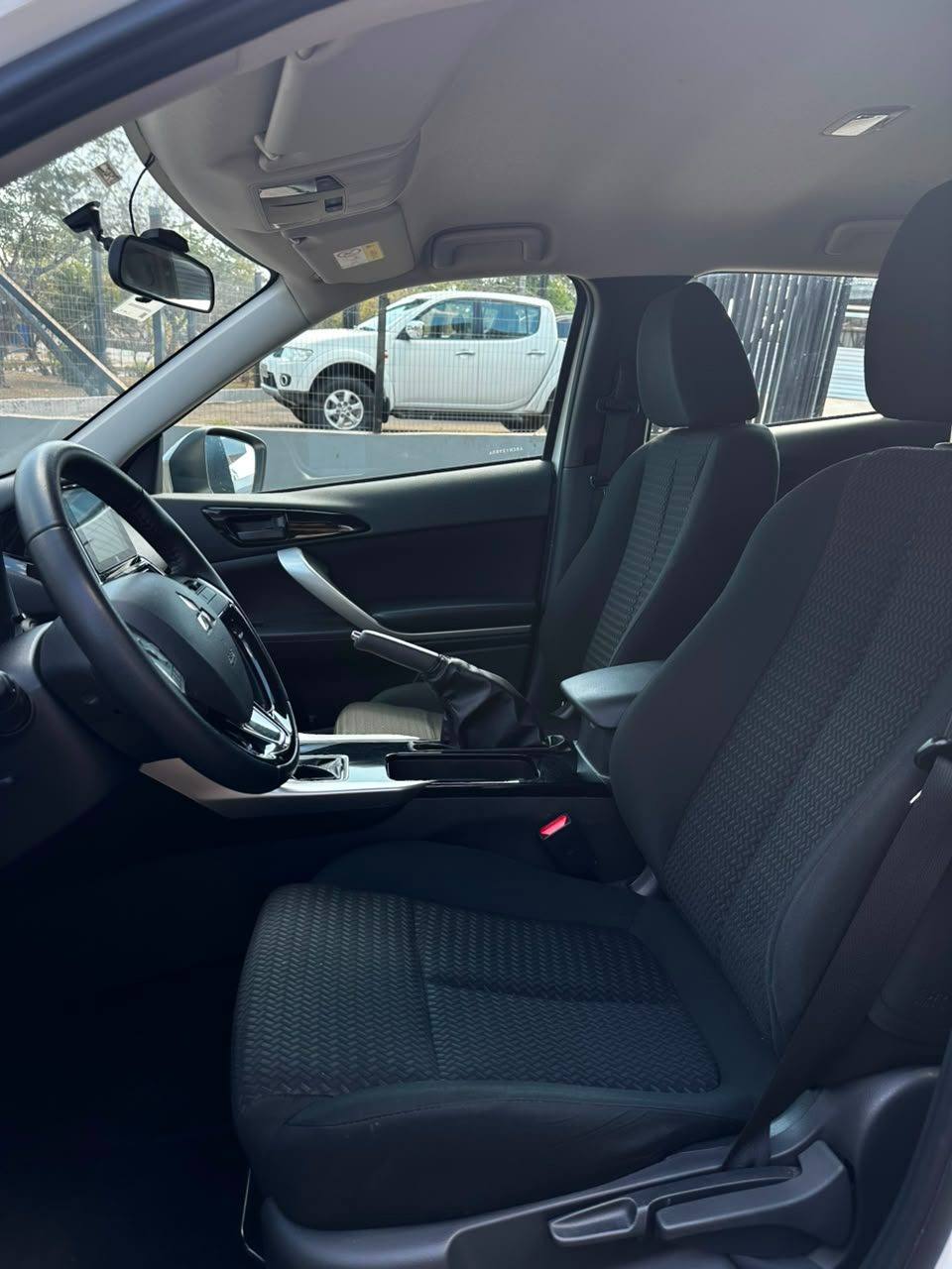 Mitsubishi ECLIPSE CROSS RUSH