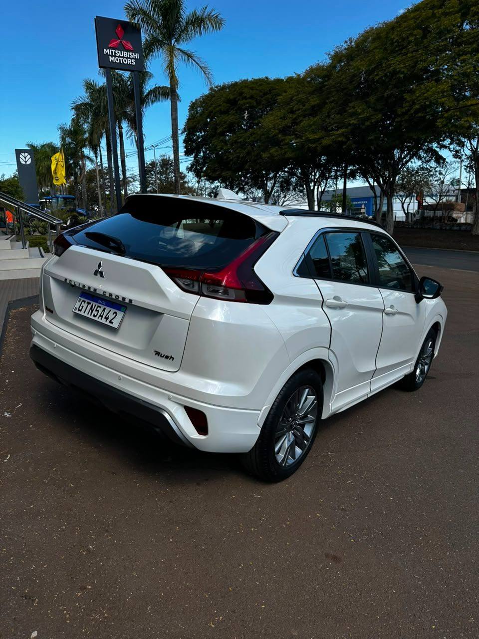 Mitsubishi ECLIPSE CROSS RUSH