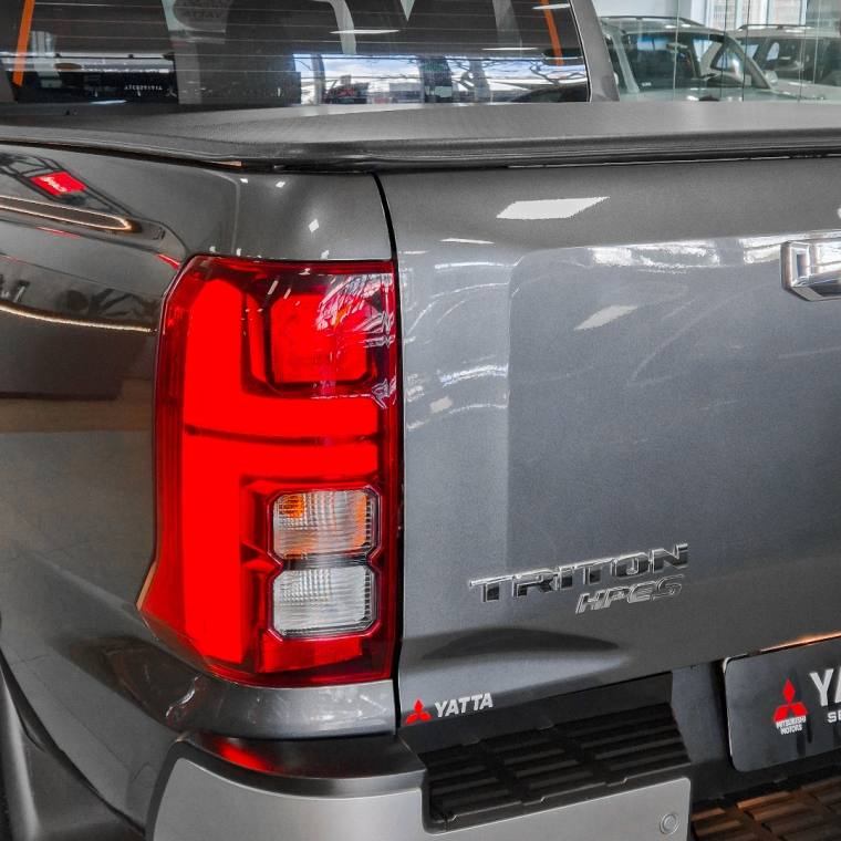 Mitsubishi TRITON 2.4 BITURBO DIESEL CD HPE-S 4X4 AUTOMÁTICO 2025/2026
