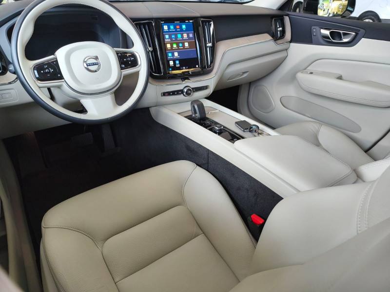 VOLVO XC 60 T8 PLUS HÍBRIDO 2024