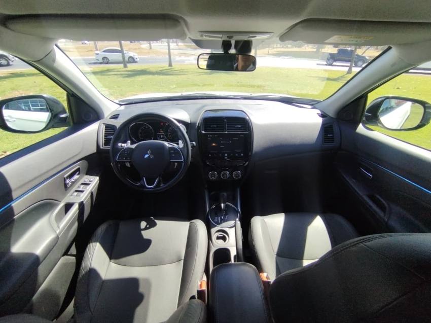 Mitsubishi OUTLANDER SPORT 2.0 MIVEC FLEX HPE AUTOMÁTICO