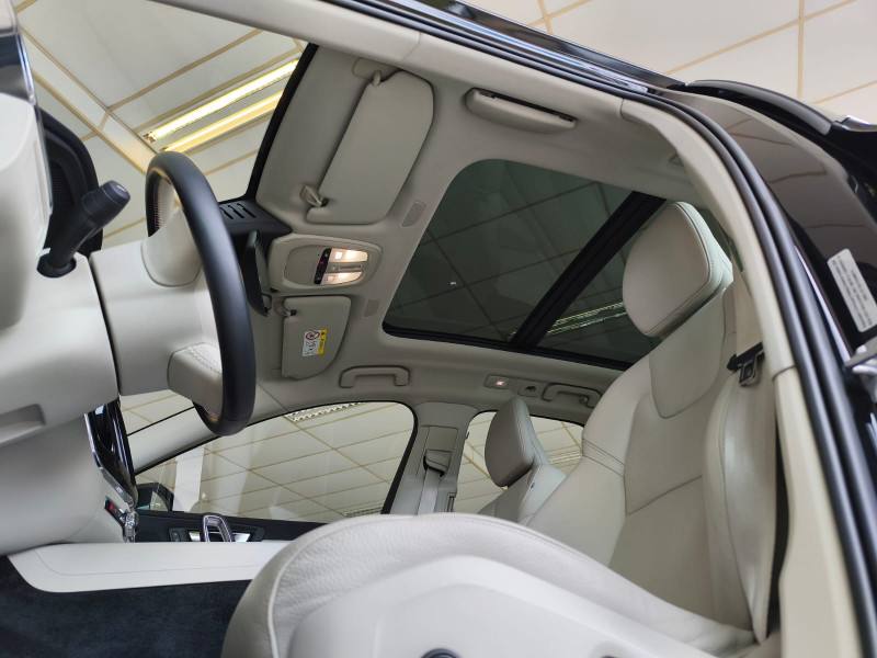 VOLVO XC 60 T8 PLUS HÍBRIDO 2024