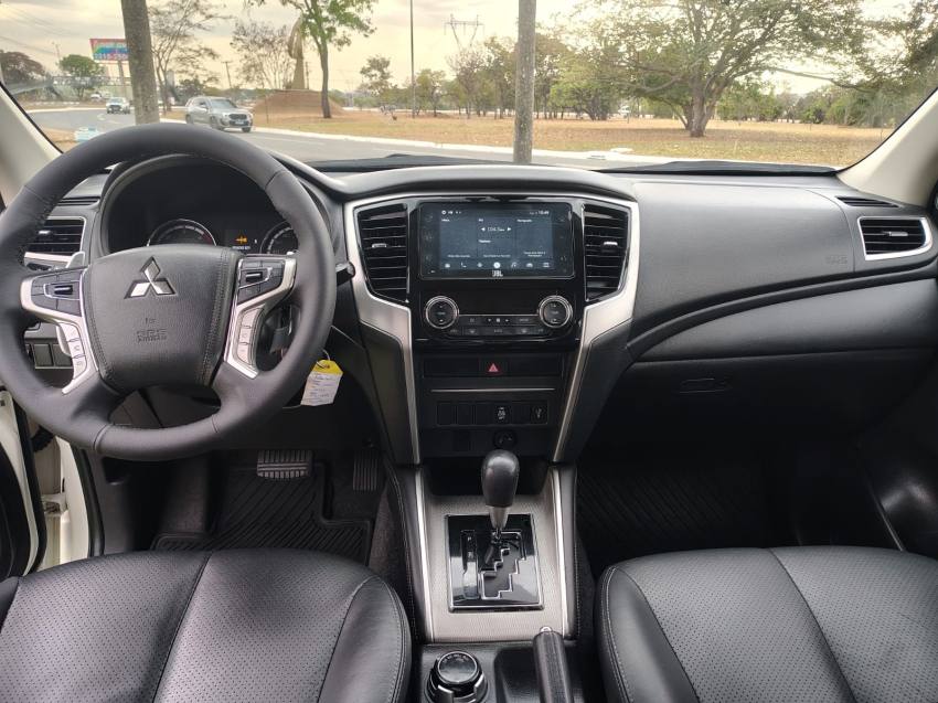 Mitsubishi L200 TRITON 2.4 16V TURBO DIESEL SPORT HPE CD 4P 4X4 AUTOMÁTICO