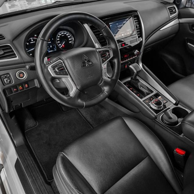Mitsubishi PAJERO SPORT 2.4 16V MIVEC TURBO DIESEL HPE-S AWD AUTOMÁTICO 2023/2024