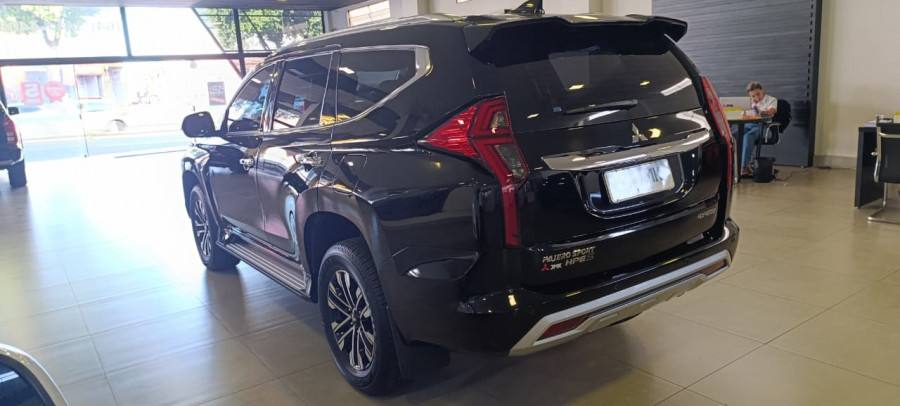 Mitsubishi MMC PAJERO HPE S