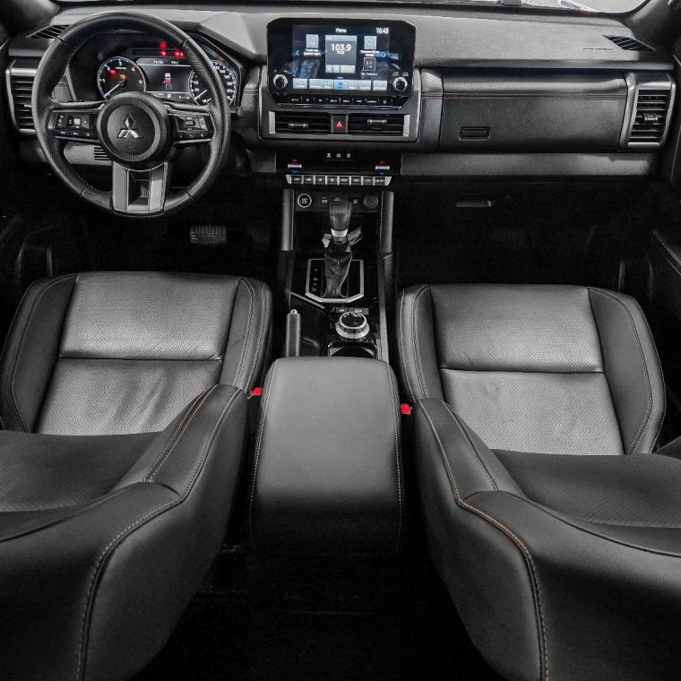Mitsubishi TRITON 2.4 BITURBO DIESEL CD KATANA 4X4 AUTOMÁTICO 2025/2026