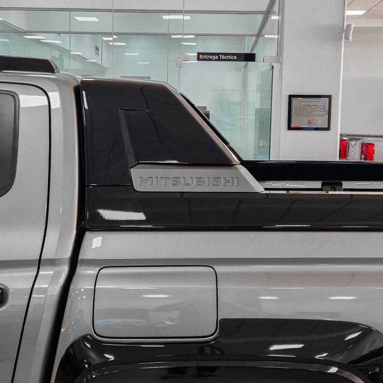 Mitsubishi TRITON 2.4 BITURBO DIESEL CD KATANA 4X4 AUTOMÁTICO 2026/2027