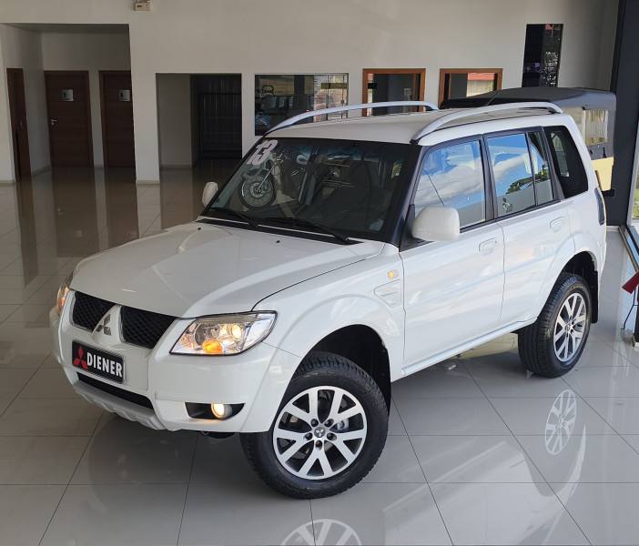 Mitsubishi PAJERO TR4 2.0 4X4 AUT 2013