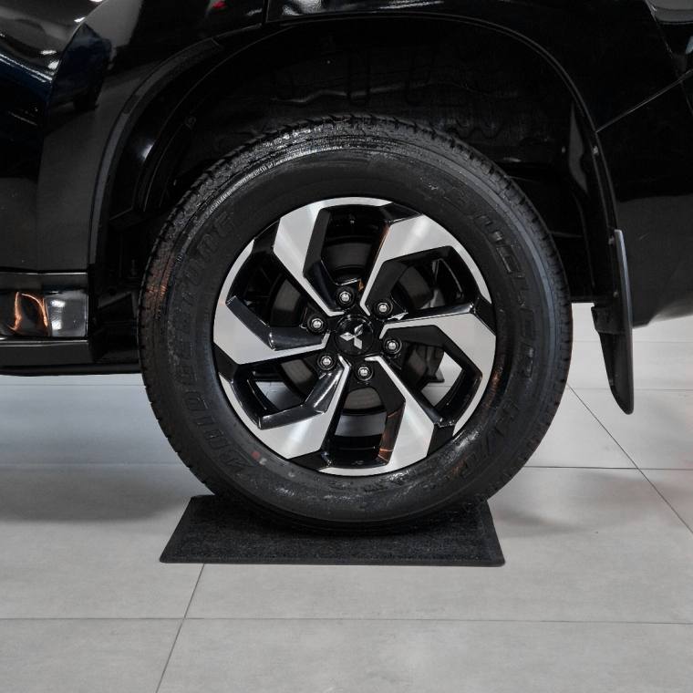 Mitsubishi PAJERO SPORT 2.4 16V MIVEC TURBO DIESEL HPE-S AWD AUTOMÁTICO 2024/2025