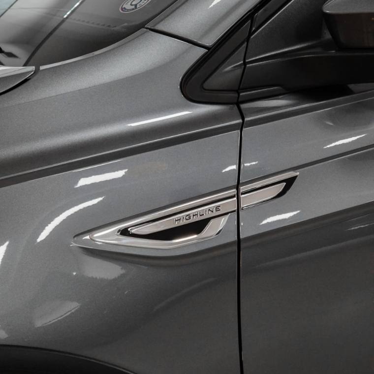 Volkswagen NIVUS 1.0 200 TSI TOTAL FLEX HIGHLINE AUTOMÁTICO 2023/2024