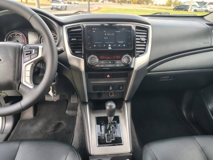 Mitsubishi L200 TRITON 2.4 16V TURBO DIESEL SPORT HPE CD 4P 4X4 AUTOMÁTICO