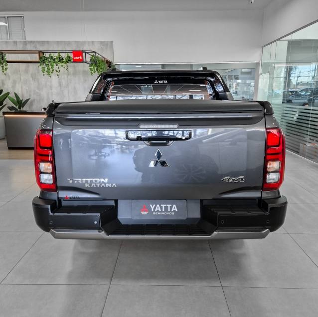 Mitsubishi TRITON 2.4 BITURBO DIESEL CD KATANA 4X4 AUTOMÁTICO 2026/2027