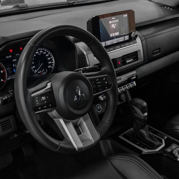 Mitsubishi TRITON 2.4 BITURBO DIESEL CD HPE-S 4X4 AUTOMÁTICO 2025/2026