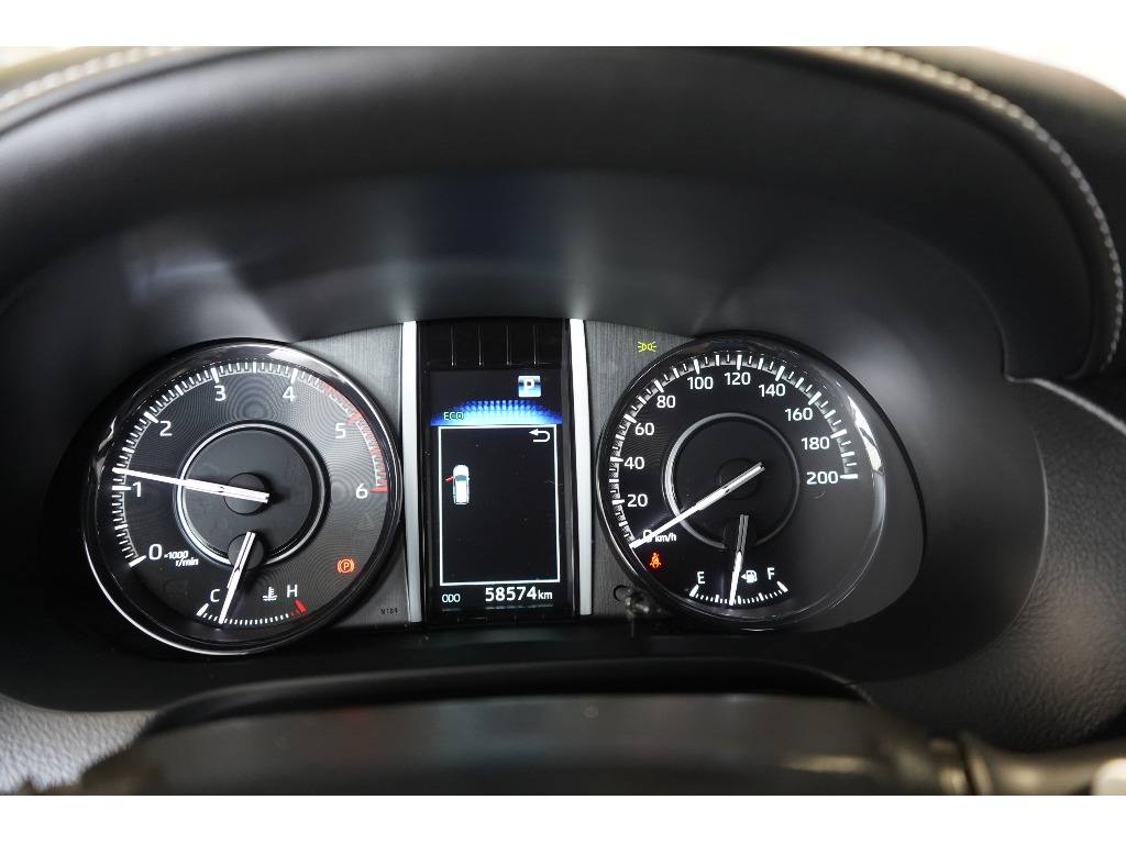 TOYOTA HILUX SW4 2.8 D-4D TURBO DIESEL DIAMOND 7L 4X4 AUTOMÁTICO