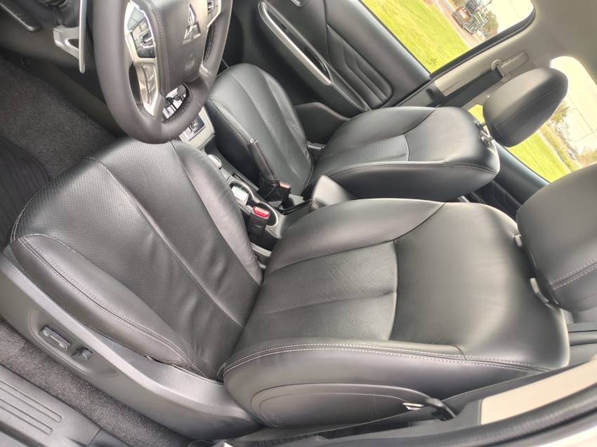 Mitsubishi L200 TRITON 2.4 16V TURBO DIESEL SPORT HPE CD 4P 4X4 AUTOMÁTICO
