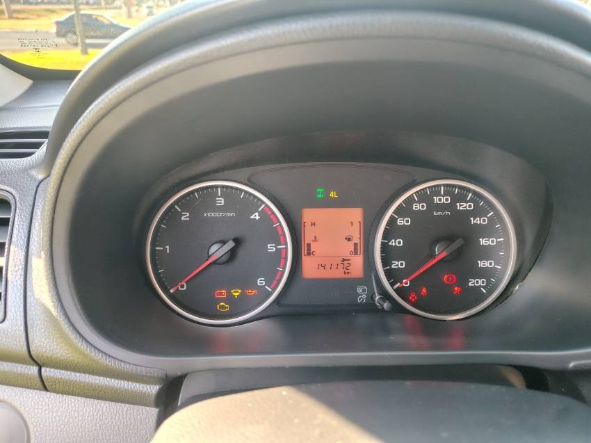 Mitsubishi L200 TRITON 2.4 16V TURBO DIESEL SPORT GLX CD 4P 4X4 MANUAL