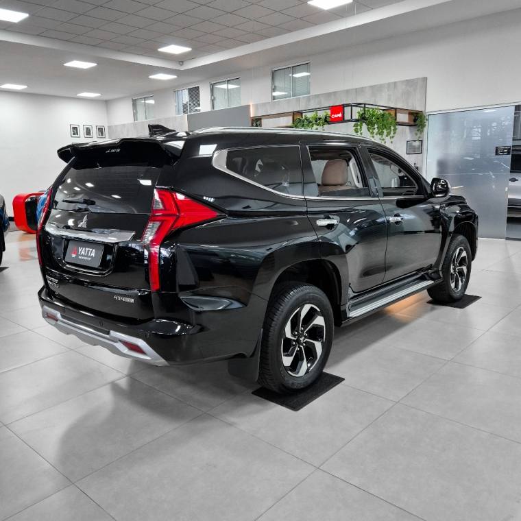 Mitsubishi PAJERO SPORT 2.4 16V MIVEC TURBO DIESEL HPE-S AWD AUTOMÁTICO 2024/2025