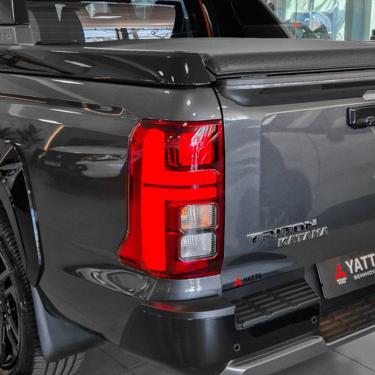 Mitsubishi TRITON 2.4 BITURBO DIESEL CD KATANA 4X4 AUTOMÁTICO 2026/2027