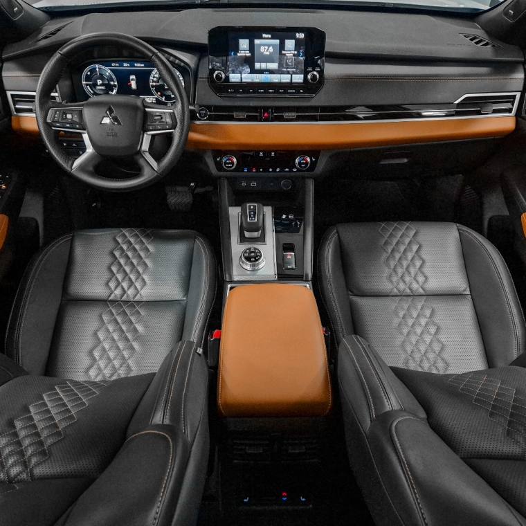 Mitsubishi OUTLANDER 2.4 PHEV SIGNATURE S-AWC DHT 2025/2026
