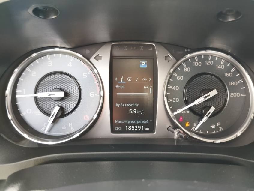 Toyota HILUX 2.8 D-4D TURBO DIESEL CD SRX 4X4 AUTOMÁTICO