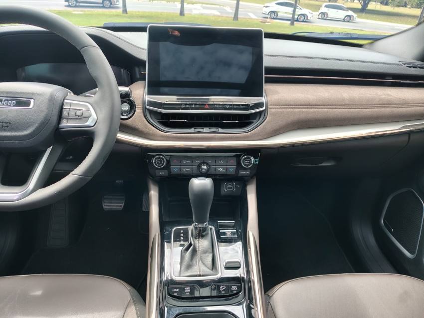 JEEP COMMANDER 2.0 TD380 TURBO DIESEL OVERLAND AT9