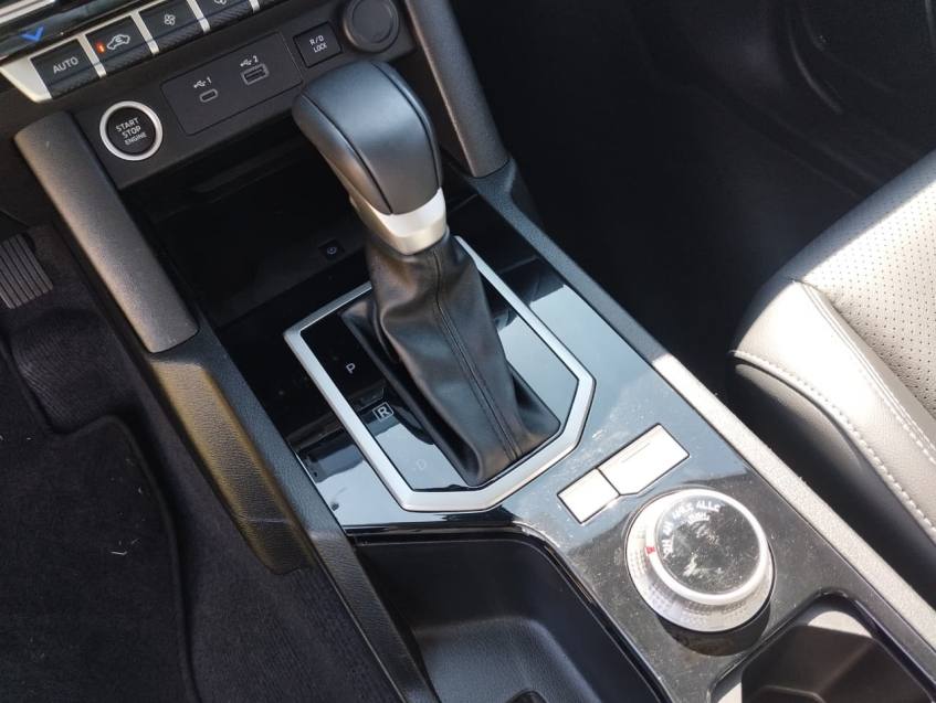 Mitsubishi TRITON 2.4 BITURBO DIESEL CD HPE-S 4X4 AUTOMÁTICO