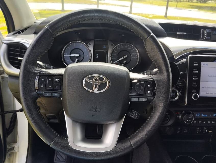 Toyota HILUX 2.8 D-4D TURBO DIESEL CD SRX 4X4 AUTOMÁTICO