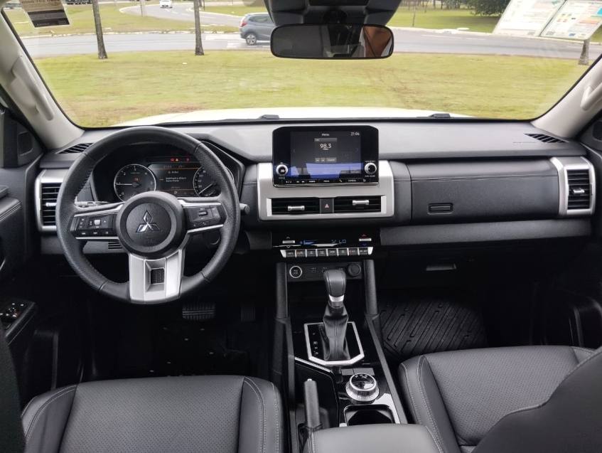 Mitsubishi TRITON 2.4 BITURBO DIESEL CD HPE 4X4 AUTOMÁTICO