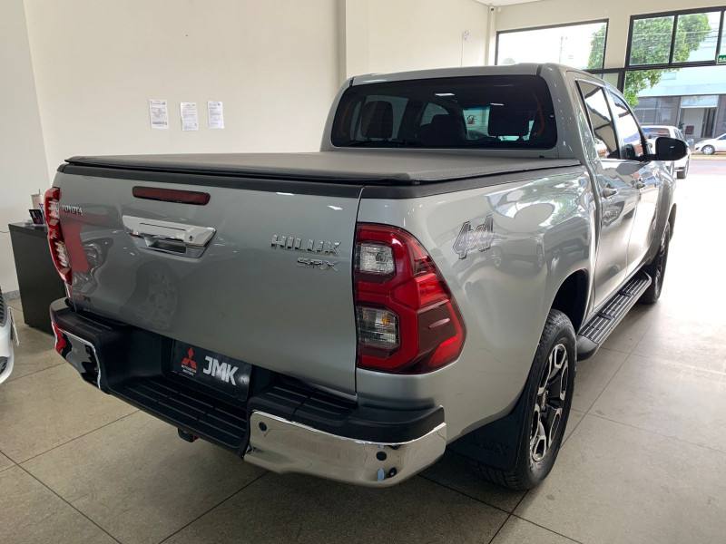TOYOTA HILUX SRX