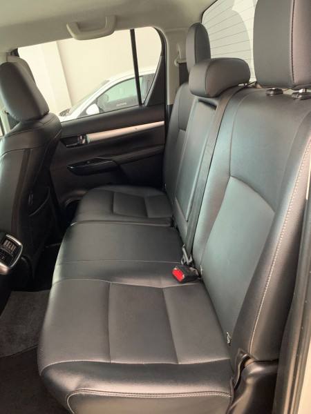 TOYOTA HILUX SRX