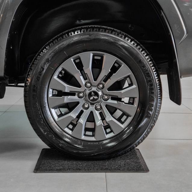 Mitsubishi TRITON 2.4 BITURBO DIESEL CD HPE-S 4X4 AUTOMÁTICO 2025/2026