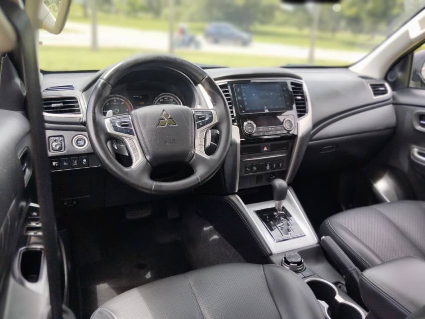 Mitsubishi L200 TRITON 2.4 TURBO DIESEL 4X4 AT SPORT HPE-S
