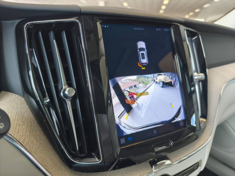 VOLVO XC 60 T8 PLUS HÍBRIDO 2024