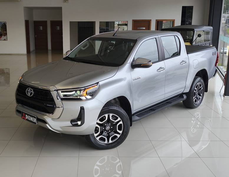 Toyota HILUX CD SRV 2.0 4X4 DIESEL AUT 2025