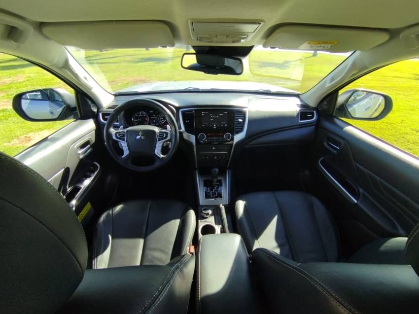 Mitsubishi L200 TRITON 2.4 16V TURBO DIESEL SPORT HPE-S CD 4P 4X4 AUTOMÁTICO
